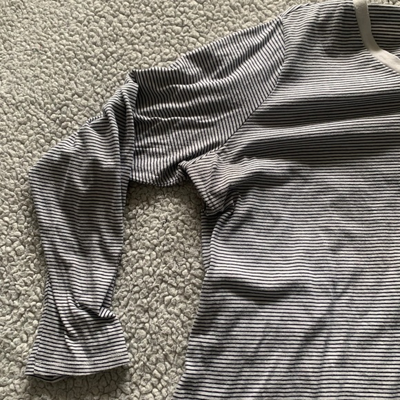 3/$30 • Old Navy Stripe Tee - Picture 3 of 3